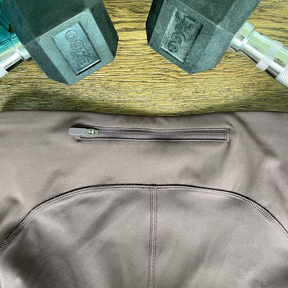 Lululemon cropped leggings, 19 inch inseam - Picture 5 of 6